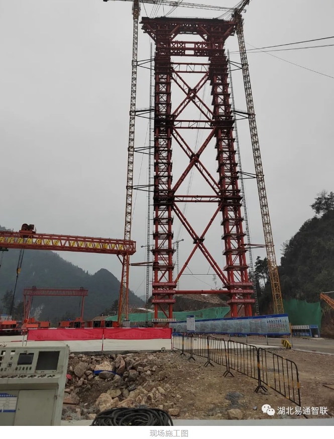 鶴峰溇水河上，峽谷中橋上建“橋”，配合完成宜來高速高難度架橋建設(shè)！
